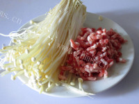 好吃的鱼香肉沫金针菇做法图解1)