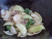 家常菜洋葱爆羊肉做法图解9)