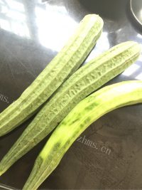 香喷喷的丝瓜汤做法图解1)