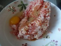美味的韭菜鲜肉锅贴做法图解2)