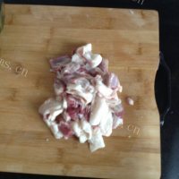 美味牛腩炖海带结 做法图解2)