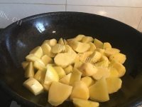 美味的梅干菜炖土豆的做法图解三