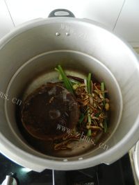 美味的五香卤牛肉做法图解5)