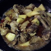 家常菜土豆炖鸡肉做法图解6)