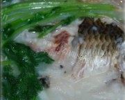 美味的香草鲫鱼粥