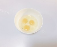 自制黑芝麻鸡蛋卷做法图解3)
