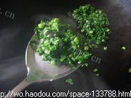 自制腊肠炒饭做法图解12)