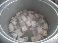 很有食欲的鹌鹑蛋烧肉做法图解5)