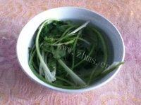 美味的香菜鸡蛋汤做法图解3)