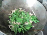 「营养美食」韭菜炒千张做法图解6)