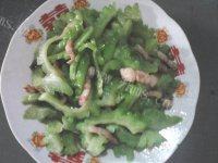 「DIY美食」苦瓜炒肉片