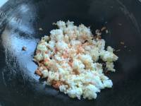 美味的酱油蛋炒饭做法图解6)