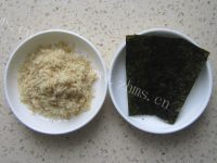 好吃的红粳米肉松饭团做法图解2)