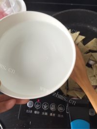 香喷喷的辣炒年糕做法图解3)