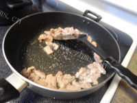 家常菜豆芽炒肉做法图解4)