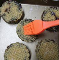 自制广式豆沙月饼做法图解16)