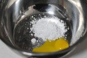 自制蛋黄沙拉酱做法图解1)