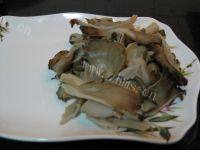 口感极佳的栗蘑炒肉做法图解4)