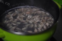 美味的葱爆小江虾做法图解4)