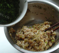 美味茄子肉馅饺子做法图解9)