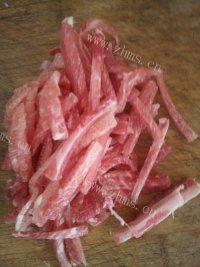 家常菜青椒炒肉丝做法图解3)