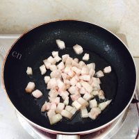 可口的香菇土豆卤肉饭做法图解8)