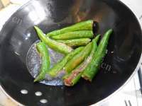 家常菜虎皮青椒酿肉做法图解17)