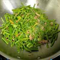 DIY肉炒豇豆做法图解6)