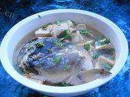 鱼头炖豆腐做法图解11)