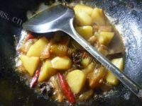 家常菜土豆烧牛筋做法图解11)