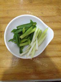 家常菜清炒花菜做法图解2)