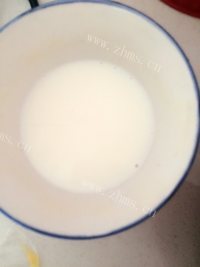 自制奶香玉米饼做法图解3)