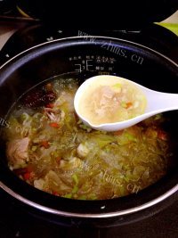 银耳莲子煲鸡汤做法图解11)