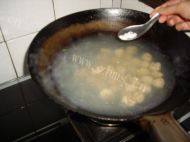 口感极佳的牛肉丸菠菜汤做法图解13)