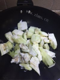 香气浓郁的茄子土豆泥做法图解2)