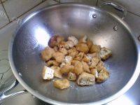 蒜苔油豆腐做法图解4)