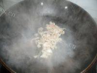 美味的莼菜肉丝汤做法图解3)