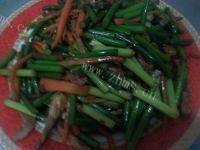 家常菜蒜苔炒肉