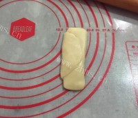 诱人的蛋黄酥做法图解23)