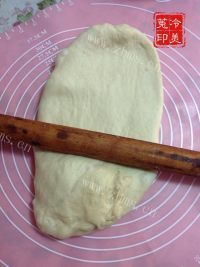 自制玫瑰花面包做法图解10)