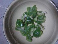 营养丰富的杏鲍菇炒胡萝卜做法图解2)