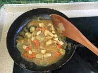 美味的鸡肉咖喱饭做法图解6)