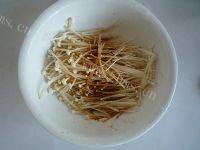 自己做的金针菇培根卷做法图解4)