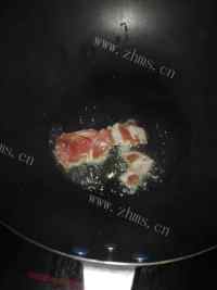 家常菜白菜炒木耳做法图解7)