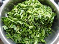 美味的韭菜粉丝馅饼做法图解7)