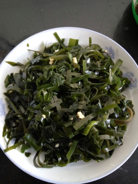 喷香的凉拌海带丝