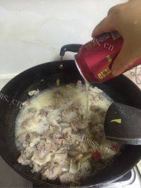简单的牛腩闷土豆做法图解6)
