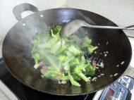 自己做的西兰花炒肉做法图解5)