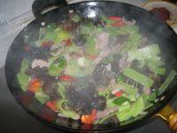 家常菜青笋木耳肉片