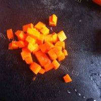 鲜美可口的豌豆腊肉焖饭做法图解5)